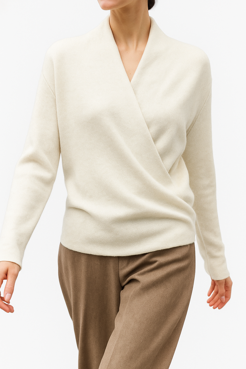 Damen Winter-Oberteil: Kuscheliger Wickelpullover mit V-Ausschnitt und gerippten Bündchen.