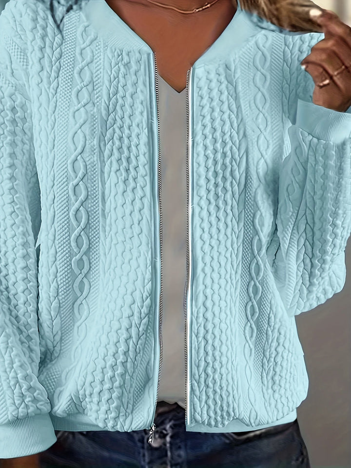 Modischer Damen Zip-Up Cardigan mit Strukturmuster. Ein warmes und elegantes Oberteil für Ihre Wintergarderobe.