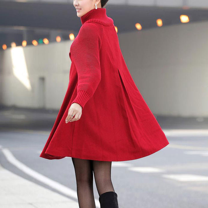 Stilvoller warmer Damen Wintermantel mit hohem Kragen und Gürtel, ideal als elegante Herbst- und Wintermode.
