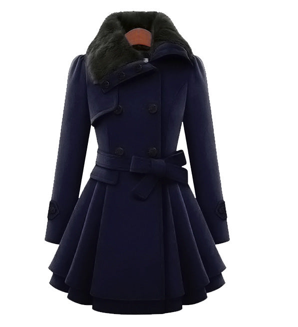 Modischer Damen Herbst-Winter-Mantel, mittellang in Rot. Vielseitiger Trenchcoat für Business und Casual Looks.