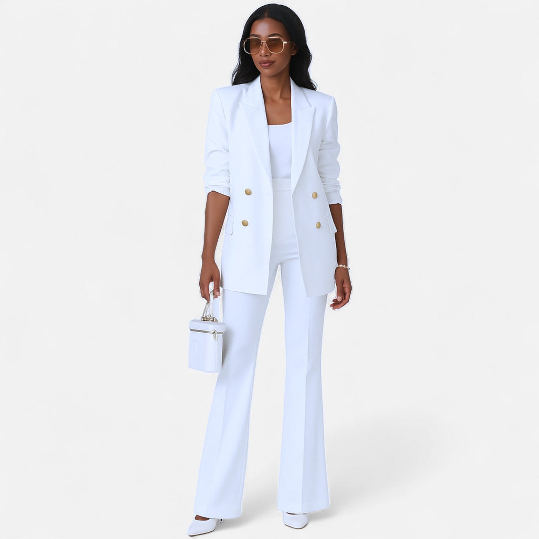 Eleganter Damen Zweireiher Hosenanzug. Business Blazer & Stoffhose für professionellen Büro-Look im Frühling.