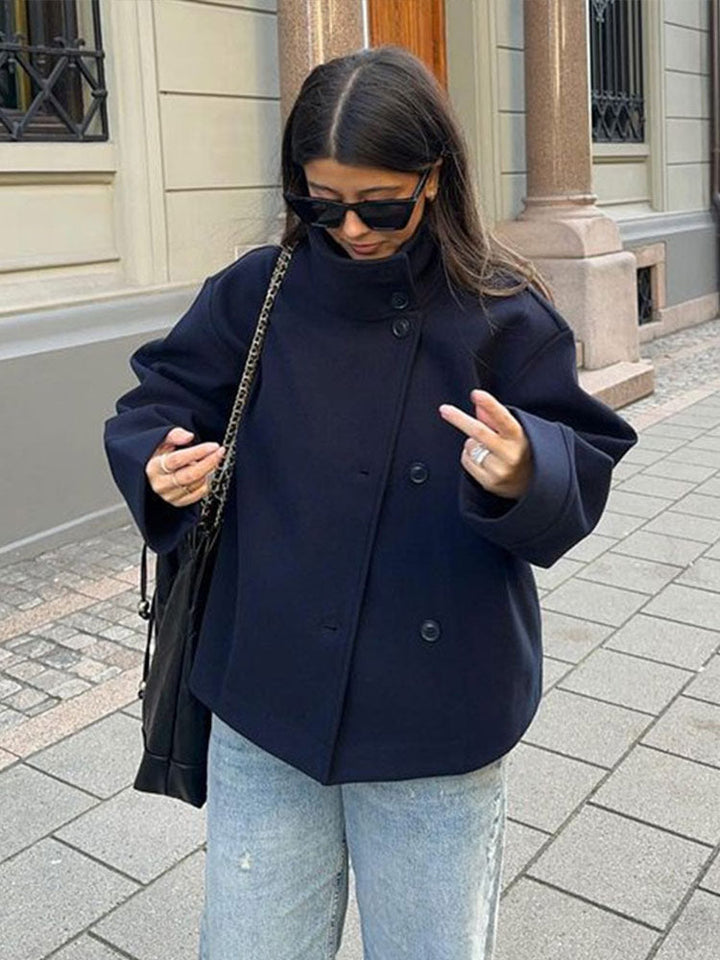 Eleganter Damen Zweireihiger Kurzmantel für stylische Herbsttage, ideal als Business Casual Oberbekleidung.