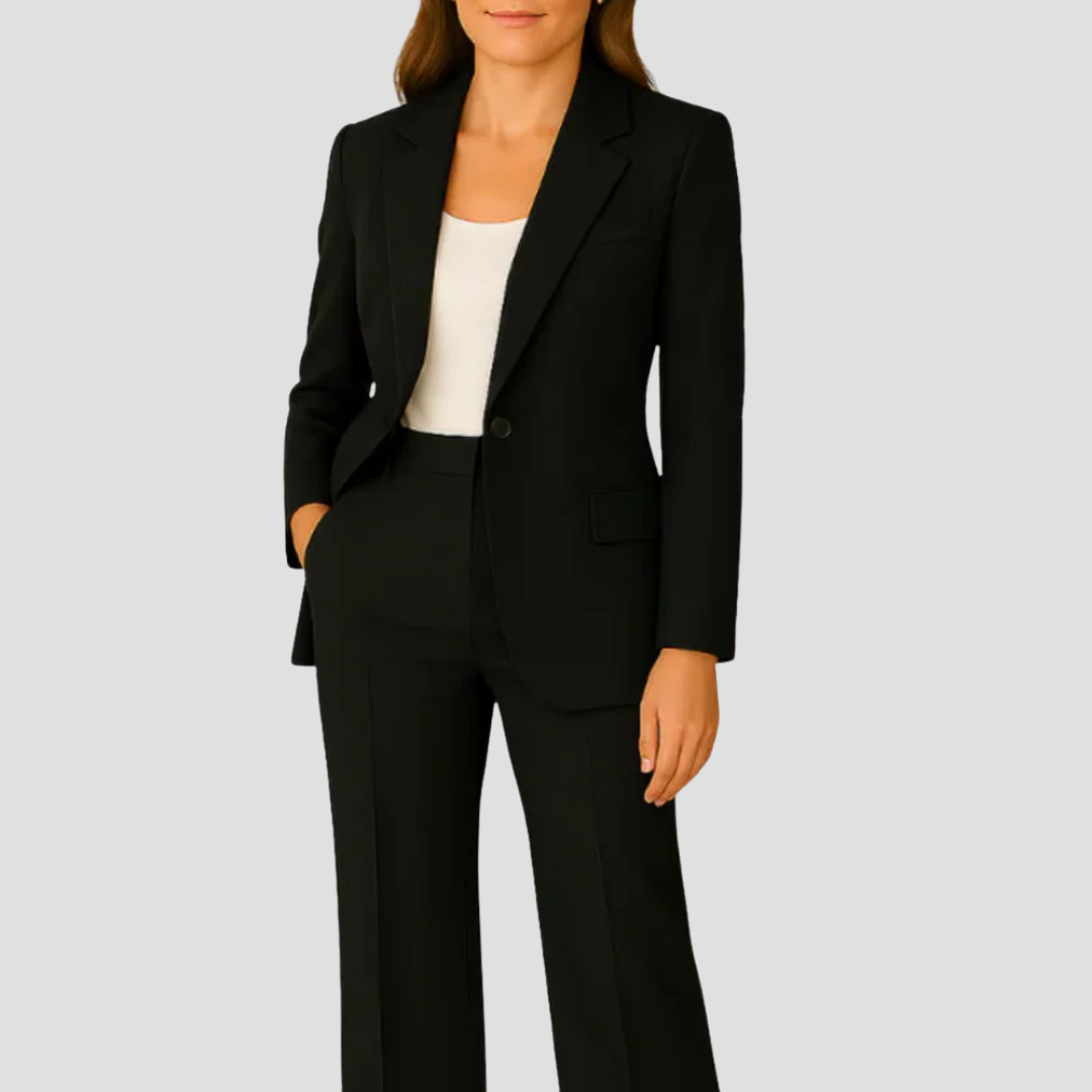 Vielseitiger Damenanzug, Zweiteiler. Eleganter taillierter Blazer mit Hose. Ideal für Business & Freizeit.