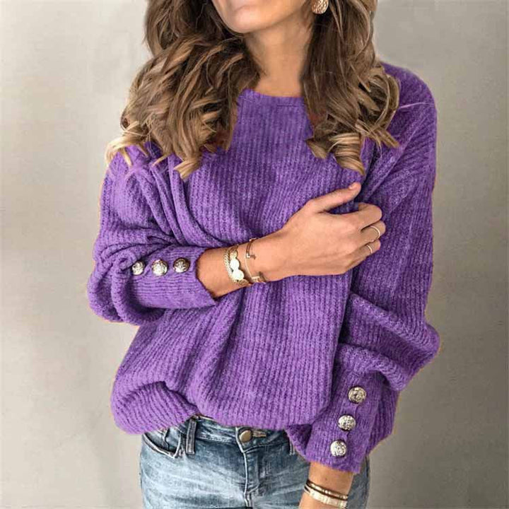 Warmer Winterpullover für Damen, eleganter Strick mit Knopfdetails, perfekt für kalte Tage.
