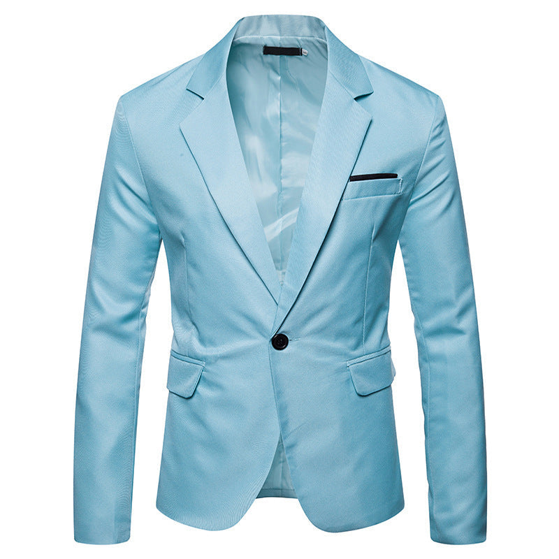 Detaillaufnahme des Herrenblazers: hochwertige Verarbeitung der Revers & Knöpfe für einen edlen Look.