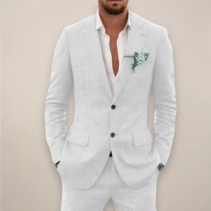 Mann trägt eleganten Einreiher Herren Sommeranzug. Stilvoller Zweiteiler für moderne Business-Looks & Hochzeiten.