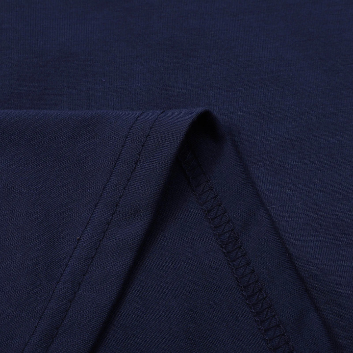 Stilvoller Herren Pullover mit Reißverschluss, bietet Komfort und Eleganz. Must-have für moderne Herbstmode.