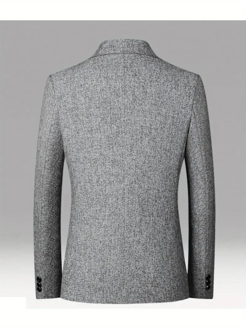 Eleganter Herren Blazer in Slim Fit, perfekt kombiniert für einen smarten Business- oder Freizeit-Look.