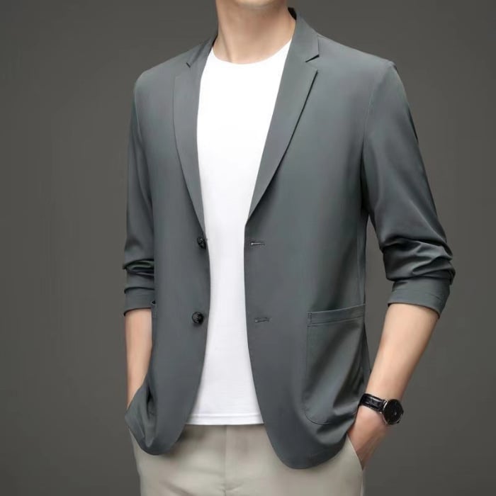 Vielseitiger Herren Zwei-Knopf Sakko, als Business-Blazer oder für Smart Casual Looks; elegante Ganzjahres-Herrenmode.