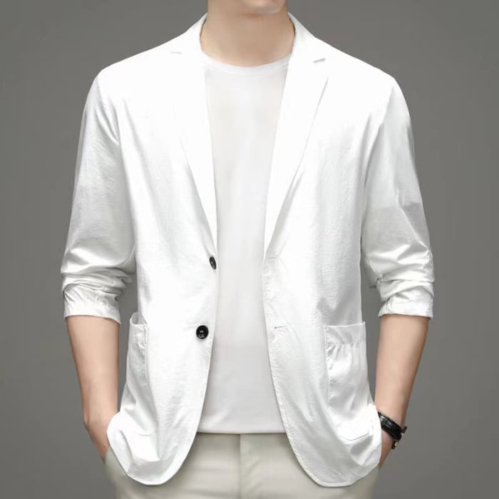 Zeitloser Herren Zwei-Knopf Business-Blazer in Slim Fit, als vielseitiger Ganzjahres-Sakko für moderne Herrenmode.