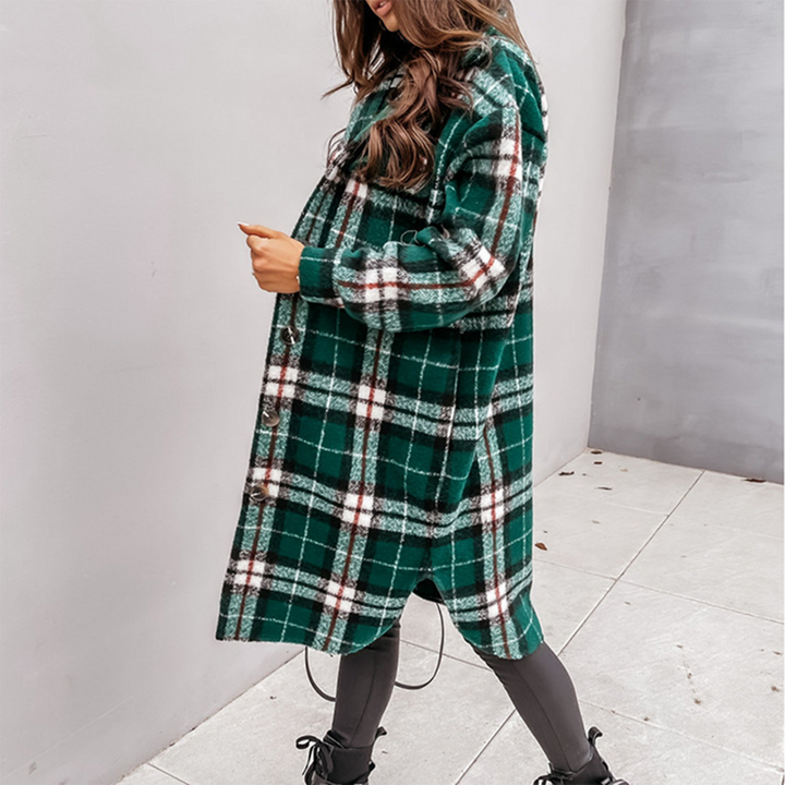 Karierter Langmantel für Damen, warm und elegant. Vielseitige Frauenmode für Herbst & Winter.