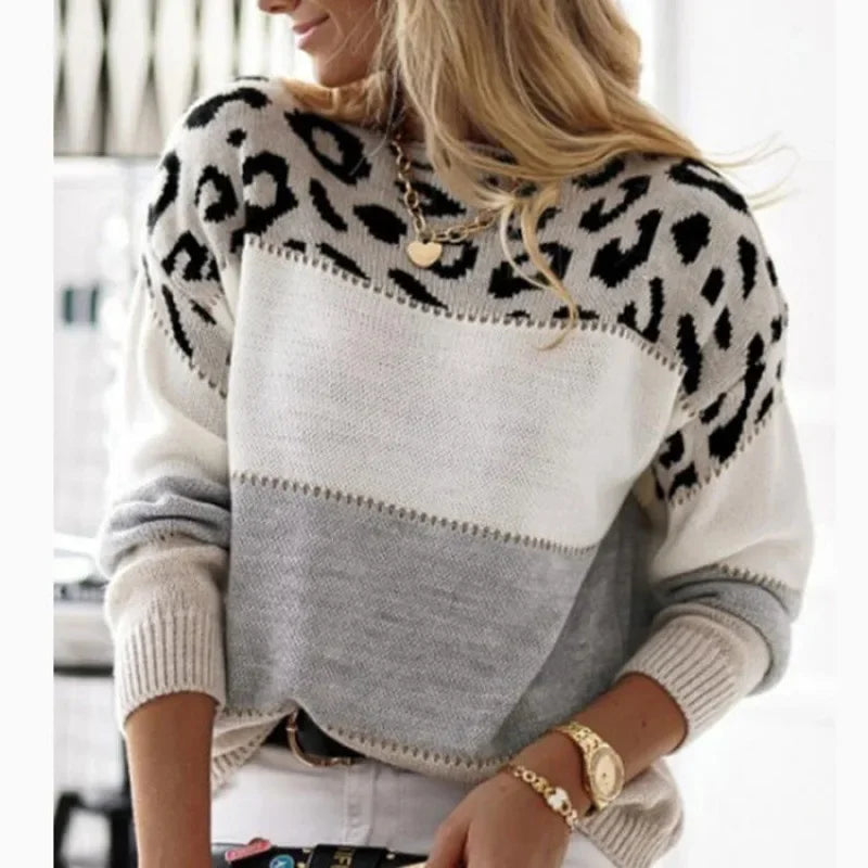 Warmhaltender Damen Rollkragenpullover aus weichem Strick, elegant und bequem für den Winter.