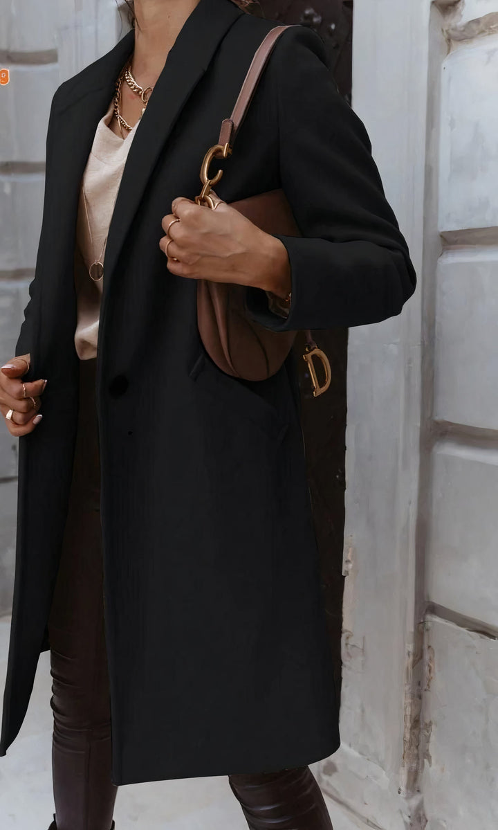 Warmer, eleganter Damen Wintermantel, lang & tailliert geschnitten. Schicke Oberbekleidung für kalte Herbst- & Wintertage.