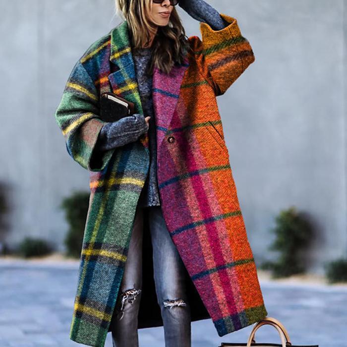 Stilvoller Damen Langmantel mit Oversize-Schnitt. Eleganter Look für den Winter und Frauenmode.