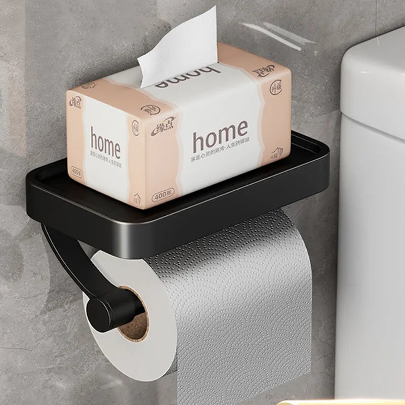 Nahaufnahme der gebürsteten Oberfläche des Edelstahl-Toilettenpapierhalters.