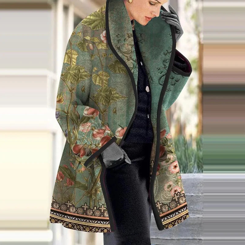 Eleganter, warmer Damen Wintermantel mit detailreicher Blumenstickerei. Stilvolle Oberbekleidung für kalte Wintertage.