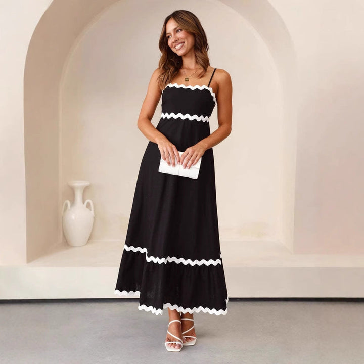 Damen A-Linien-Maxikleid Selina mit zarten Spaghettiträgern. Ein vielseitiges Kleid für Sommer, Urlaub oder Feste.