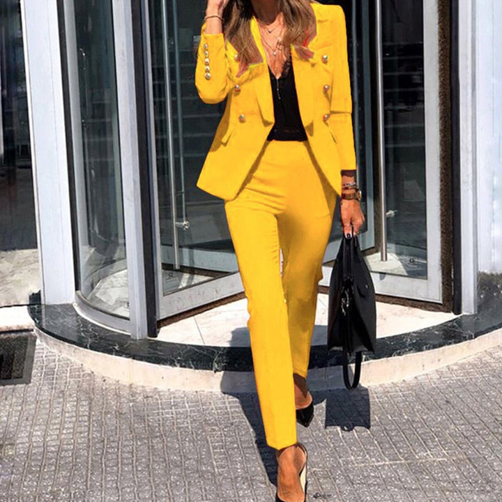 Elegantes Damen Blazer- und Hosen-Set, ideal für formelle Anlässe und selbstbewusste Business-Auftritte.