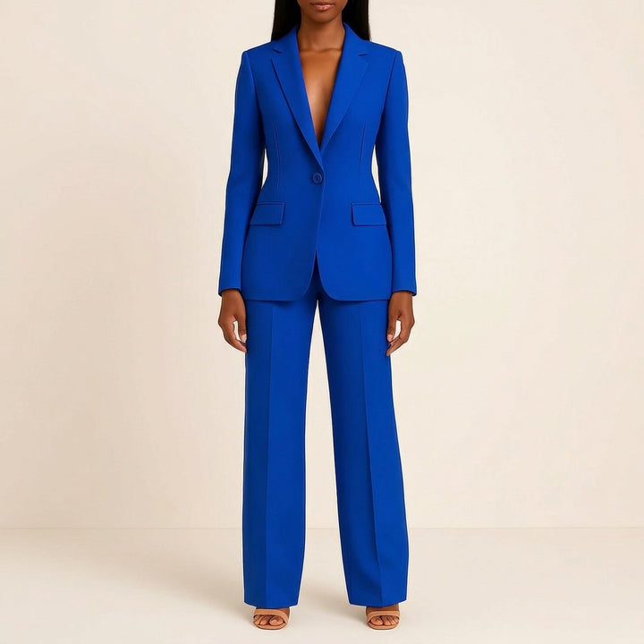 Modernes Damen-Set mit tailliertem Blazer und Passformhose, perfekt für Business Casual