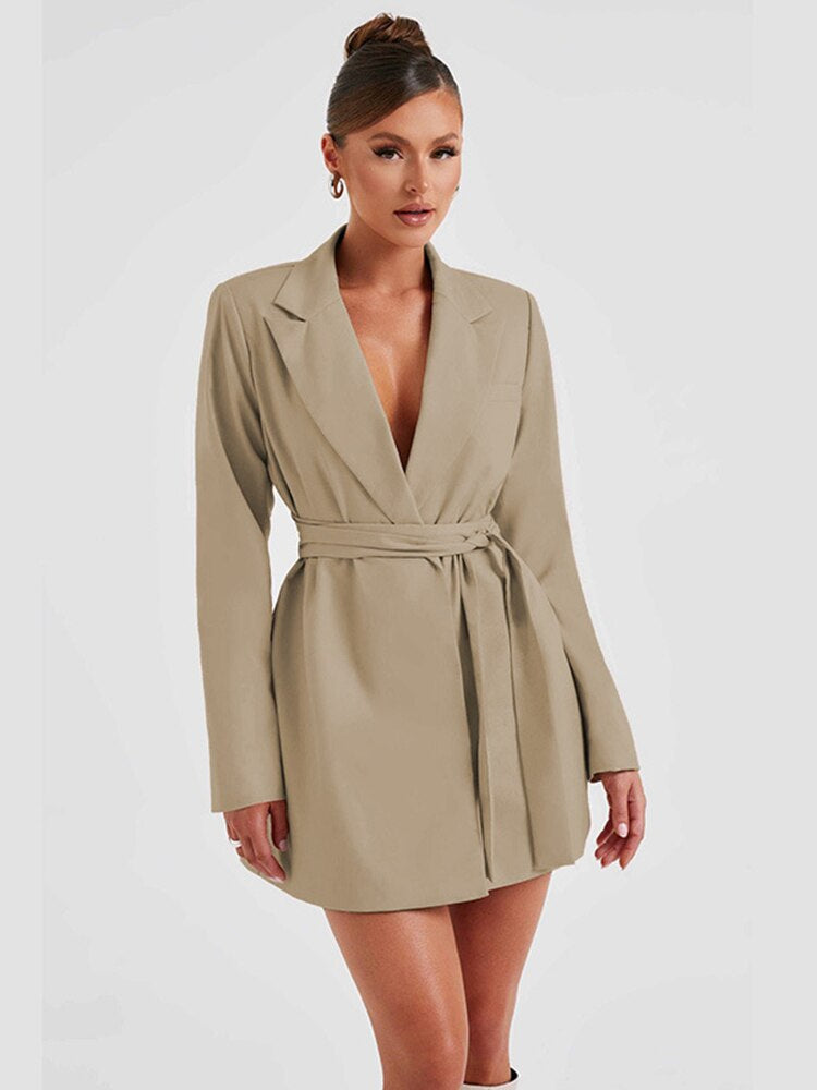 Stilvolles, tailliertes Damen Blazerkleid, Langarm-Minikleid für schicke Anlässe und glamouröse Events.
