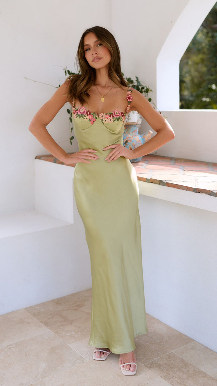 Modernes Damen Freizeitkleid, florales Maxikleid in Limette, mit dünnen Trägern & elegantem Schnitt.
