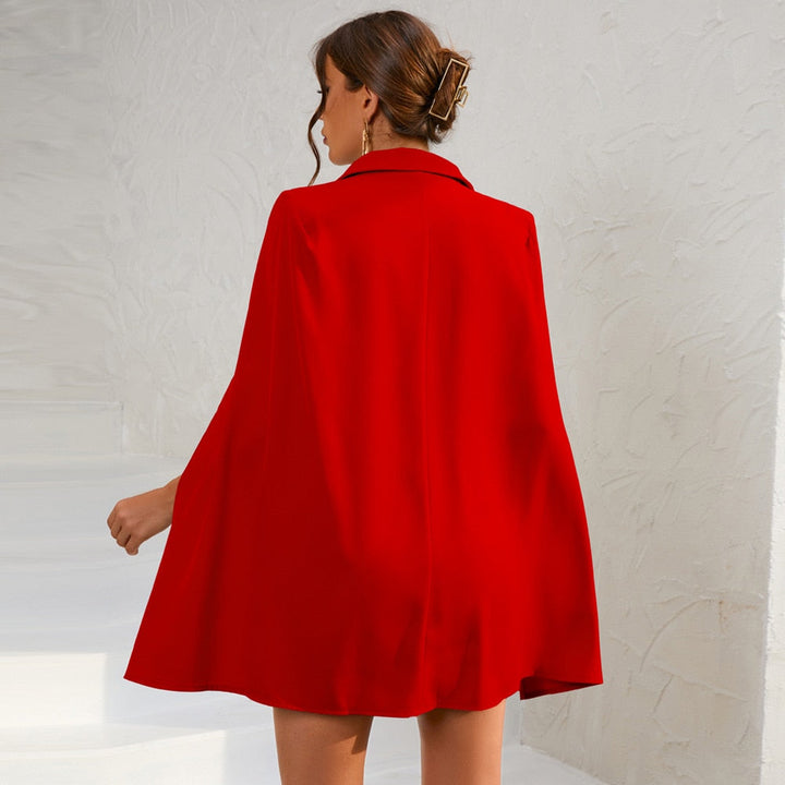 Damen Abendmode: Cape-Blazer-Minikleid mit Goldknöpfen, tailliert, stilvoll und modern.