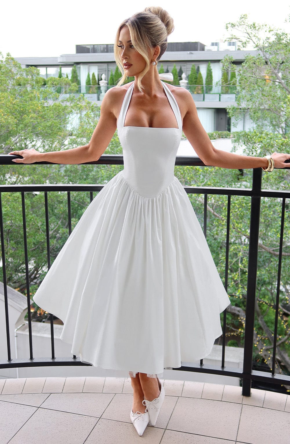 Elegantes Damen Halter Midi Kleid, ideal für Hochzeitsgäste & festliche Anlässe.