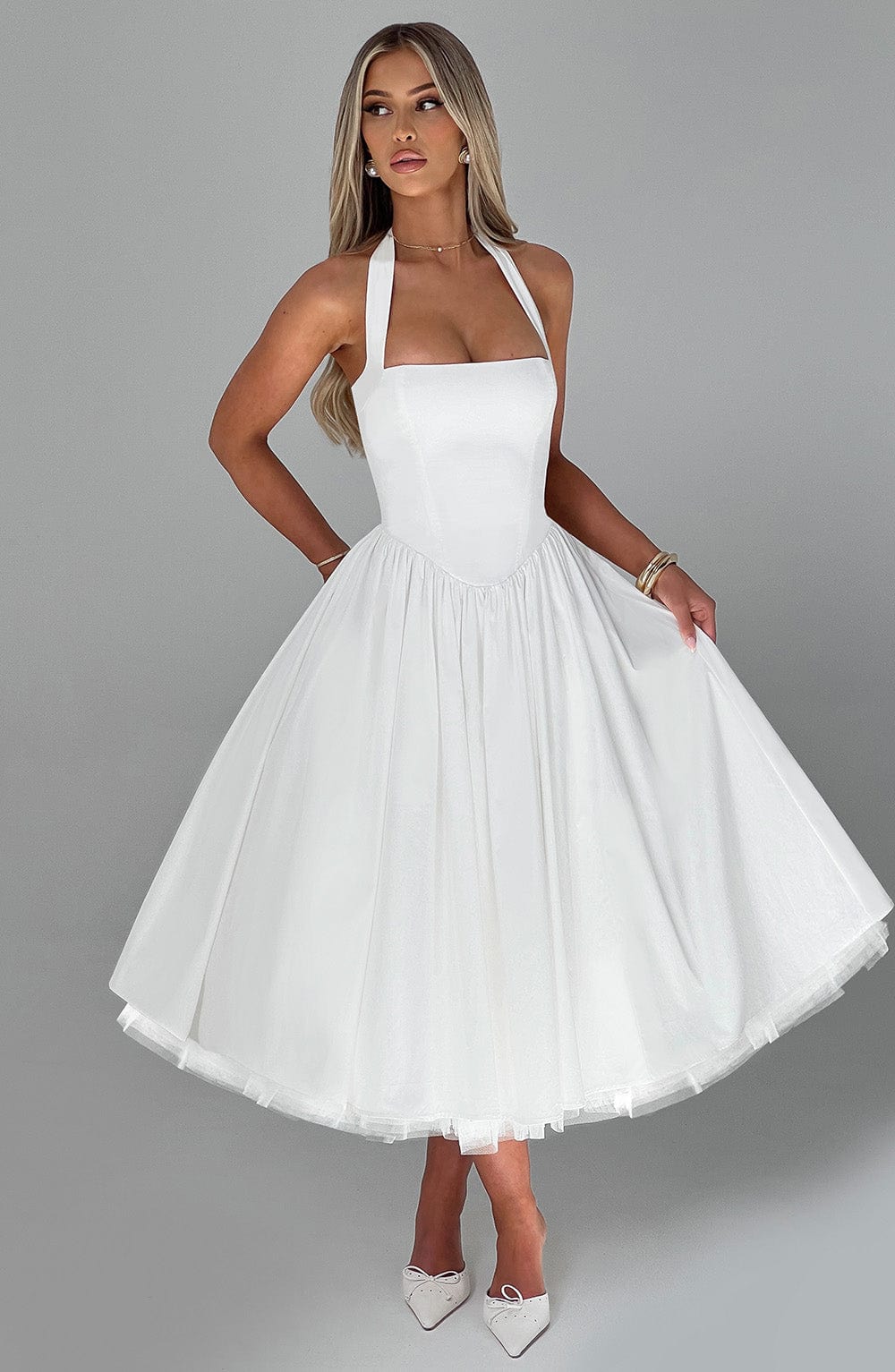 Festliches Halter Cocktailkleid für Damen, ideal für Dinnerpartys & schicke Anlässe.