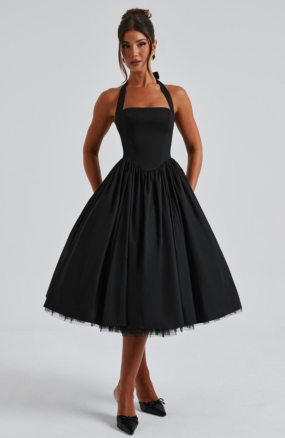 Schickes Hochzeitsgastkleid für Damen, Halter-Design, bequeme Midilänge.