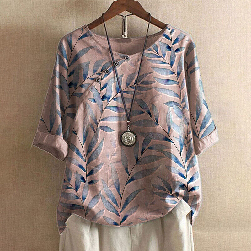 Detailaufnahme: Damen Herbstbluse, floraler Print, weiches Material. Elegantes Langarmhemd mit Kragen.