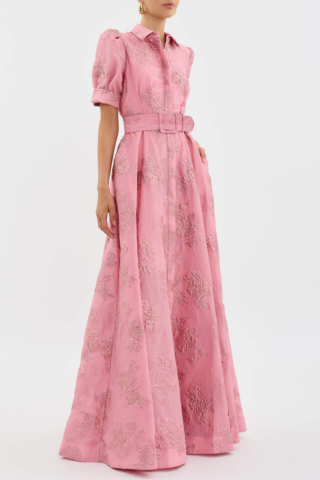 Modisches Jacquard-Damenkleid mit Blumen. Perfektes elegantes Fest- oder Sommerkleid für Partys.
