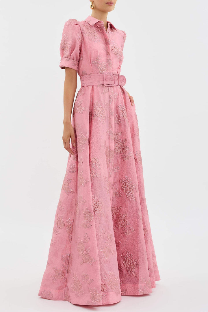 Modisches Jacquard-Damenkleid mit Blumen. Perfektes elegantes Fest- oder Sommerkleid für Partys.