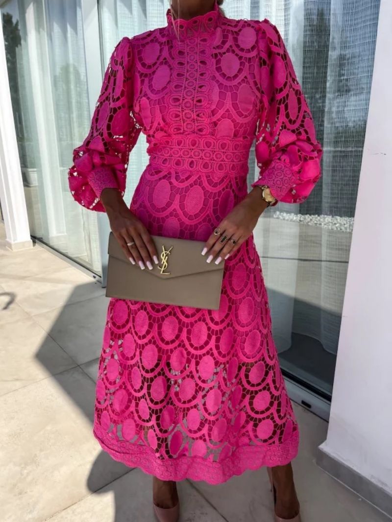 Rosa elegantes Langarm Maxikleid für Damen, festlich und ein stilvolles Sommeroutfit.