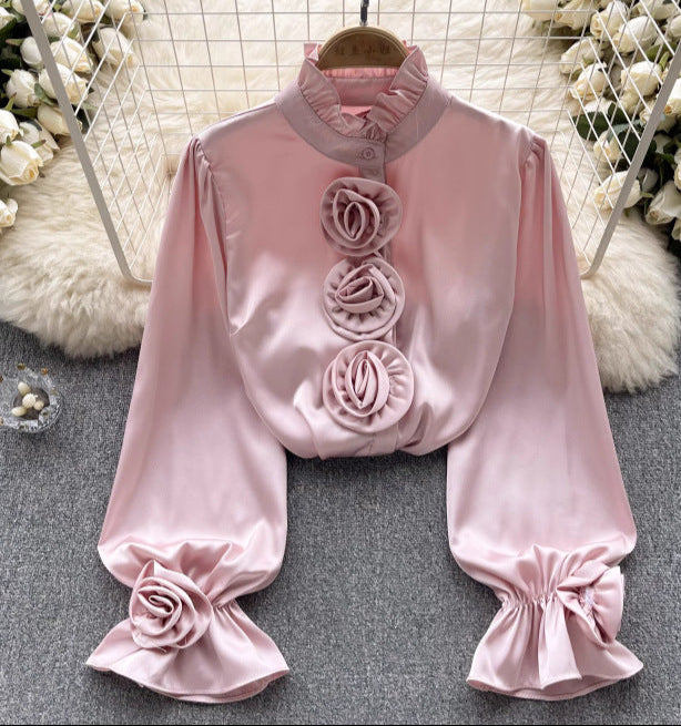 Vielseitiges Damen Langarmshirt mit floralem Muster. Bequeme Tunika für Freizeit und elegante Frühlingsoutfits.