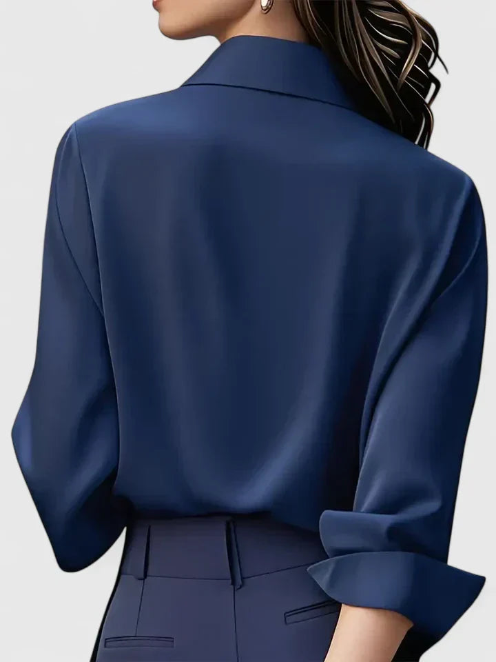 Bequemes Damen Langarmshirt, klassisch geschnitten, elegant für jeden Anlass.
