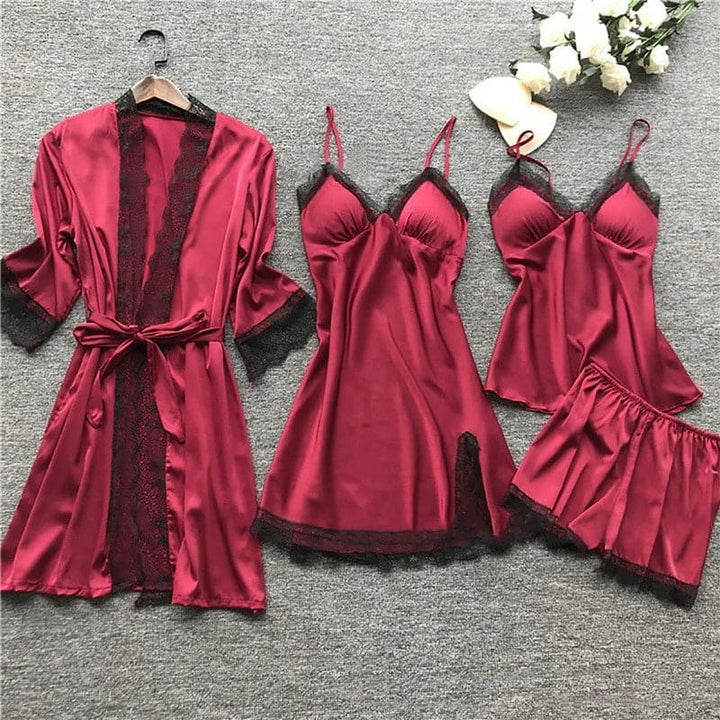 Luxuriöses rotes Damen Lingerie Schlafanzug Set aus Seidenmix, eine elegante Geschenkidee für besondere Anlässe.