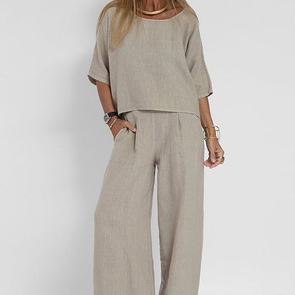 Elegantes Damen Loungewear Set, bequemer Zweiteiler in lockerem Schnitt. Perfekt für stilvolle Freizeitmode.