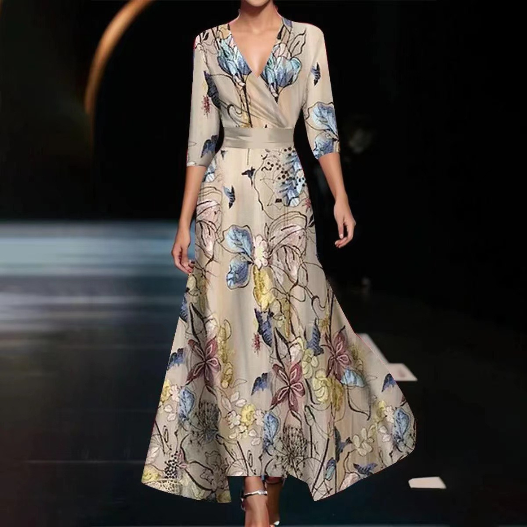 Stilvolles Damen Maxikleid mit modischem Print. Elegantes A-Linien-Kleid, ideal als Sommer- oder Freizeitkleid.