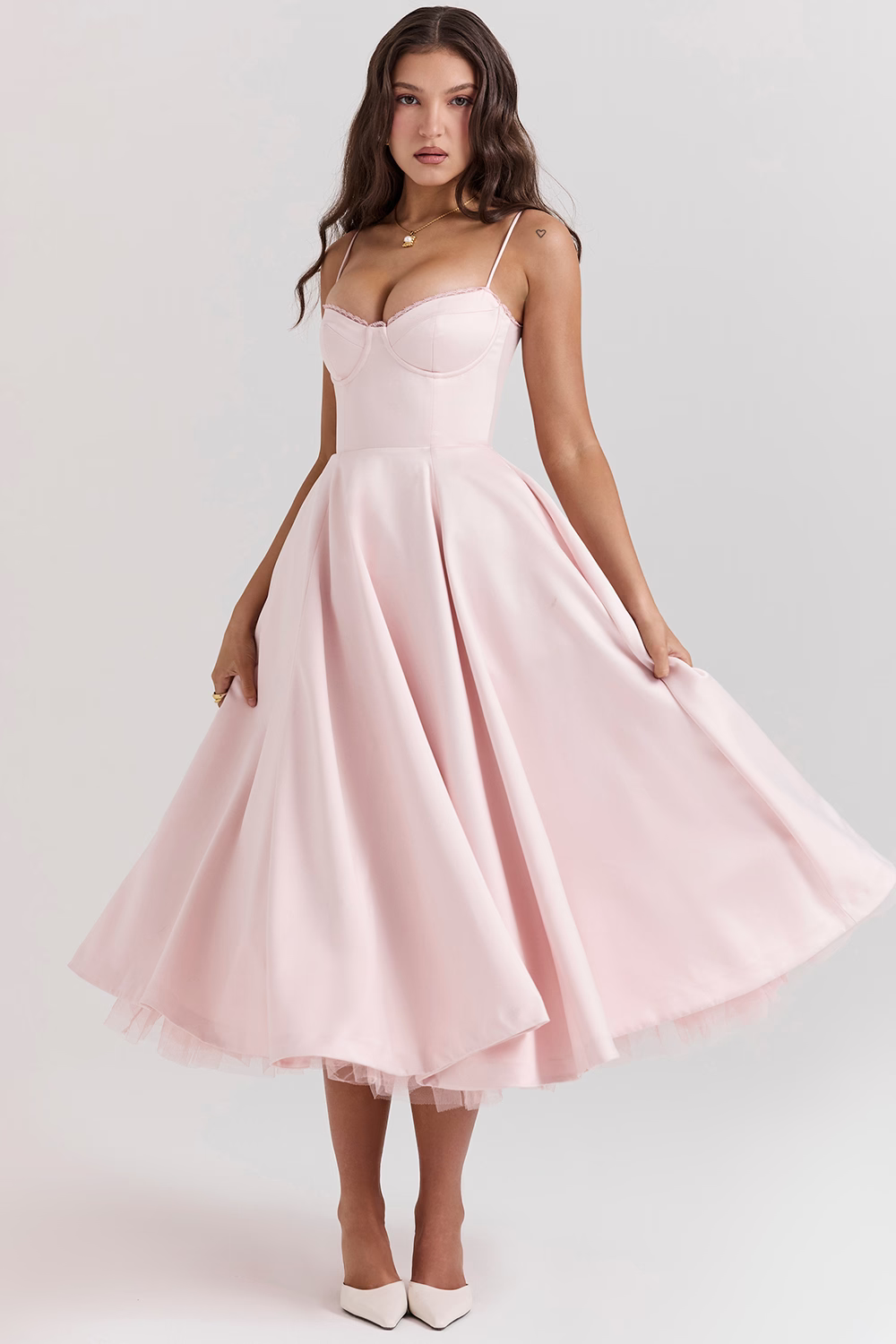 Stilvolles A-Linien Damen Midikleid, elegant und figurbetont, ein Must-have für den Herbst.