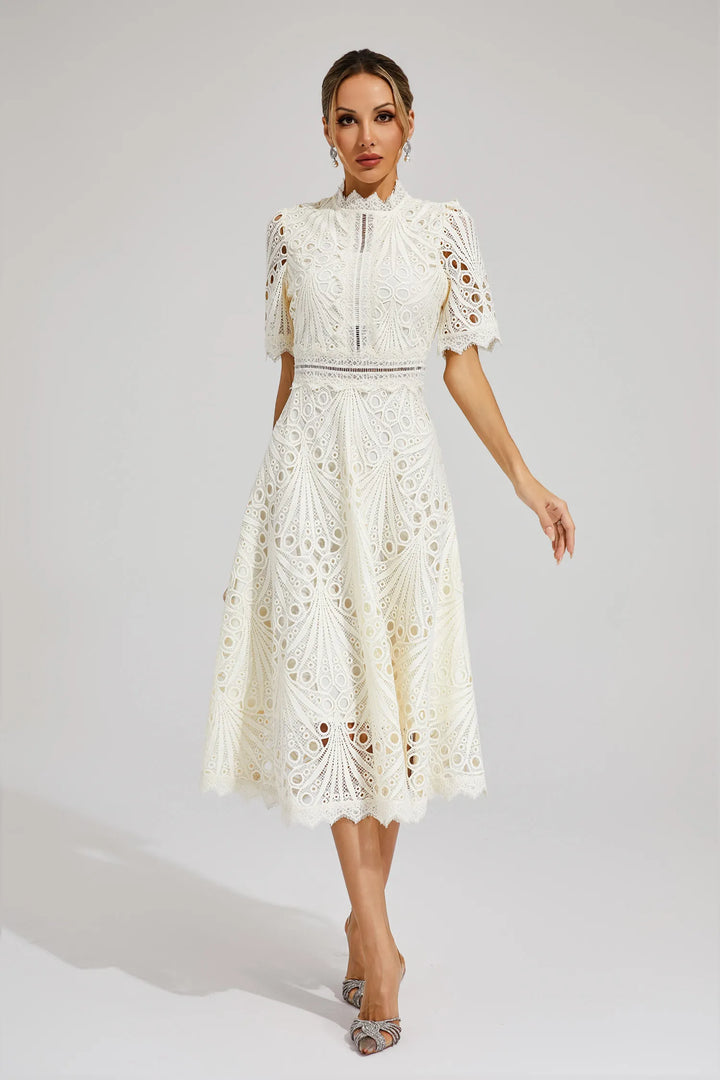 Rosafarbenes Midikleid, elegantes Design, das perfekte Cocktailkleid für Damen.