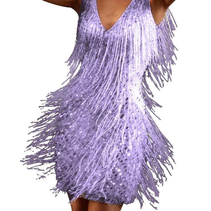 Glamouröses Damen Glitzerkleid mit schimmernden Pailletten, ein stilvolles Partykleid für Frauen.