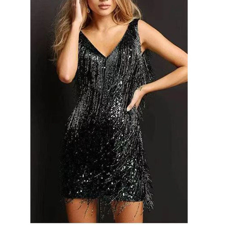 Modernes kurzes Damen Glitzerkleid mit Pailletten, perfekt für jede Party und einen eleganten Look.