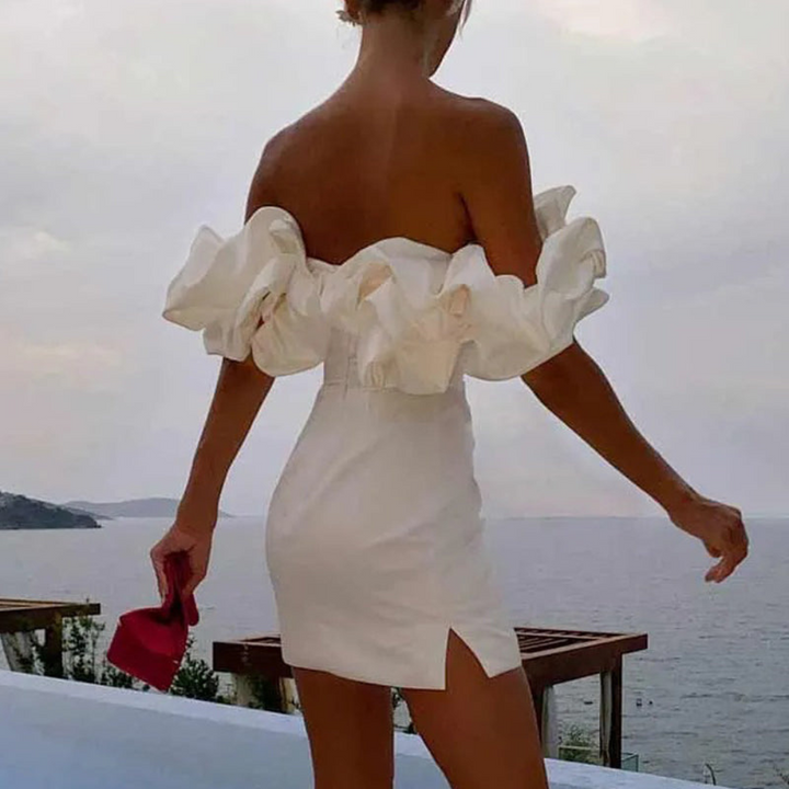 Luftiges, festliches Damen Minikleid mit feinen Rüschen, perfekt für Tanz & Feiern am Abend.