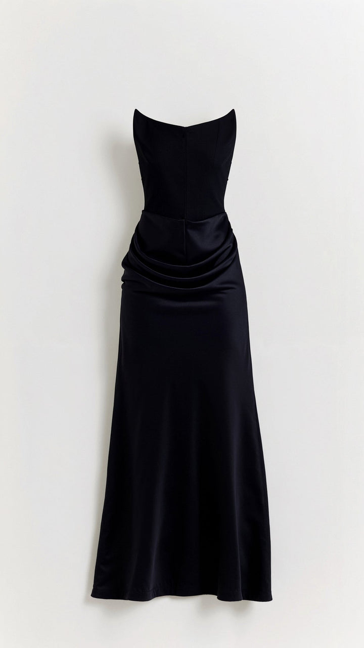 Langes, stilvolles Maxikleid für Damen im Säulen-Schnitt. Ideal als Partykleid oder für formelle Events.