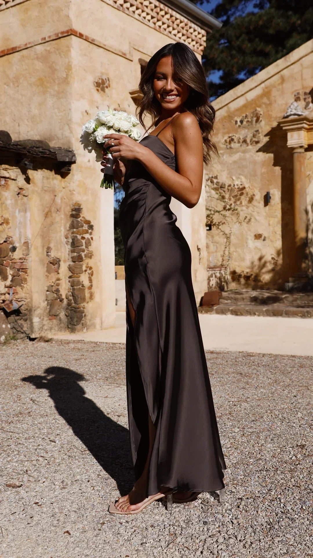 Fließendes Damen Slip-Maxikleid, elegant & leicht, ideal für Frühlings- und Sommerabende oder Tagesoutfits.