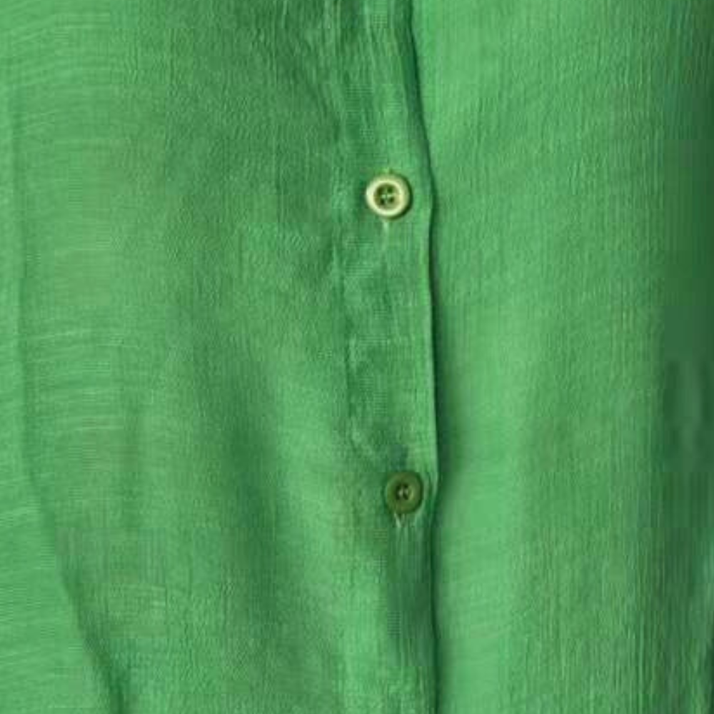 Modisches Damen Sommerkleid mit Knopfleiste. Ein leichtes, elegantes Hemdblusenkleid für jede Gelegenheit.