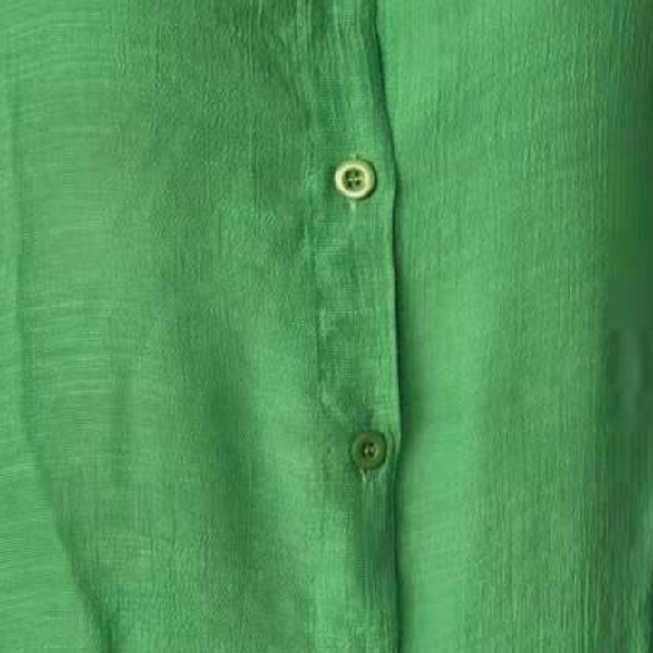 Modisches Damen Sommerkleid mit Knopfleiste. Ein leichtes, elegantes Hemdblusenkleid für jede Gelegenheit.