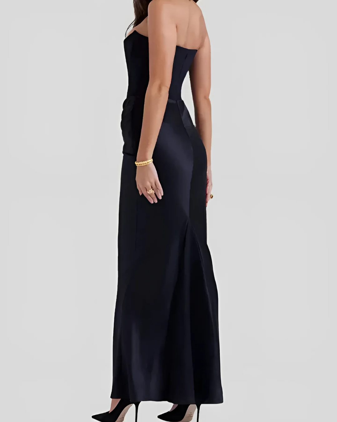 Fließendes Damen Maxikleid mit eleganter Drapierung, perfekt für feierliche Anlässe wie Hochzeiten. Langes Abendkleid.