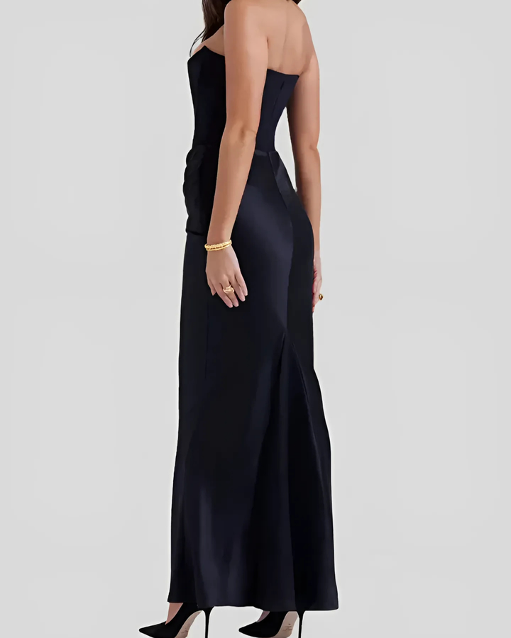Fließendes Damen Maxikleid mit eleganter Drapierung, perfekt für feierliche Anlässe wie Hochzeiten. Langes Abendkleid.