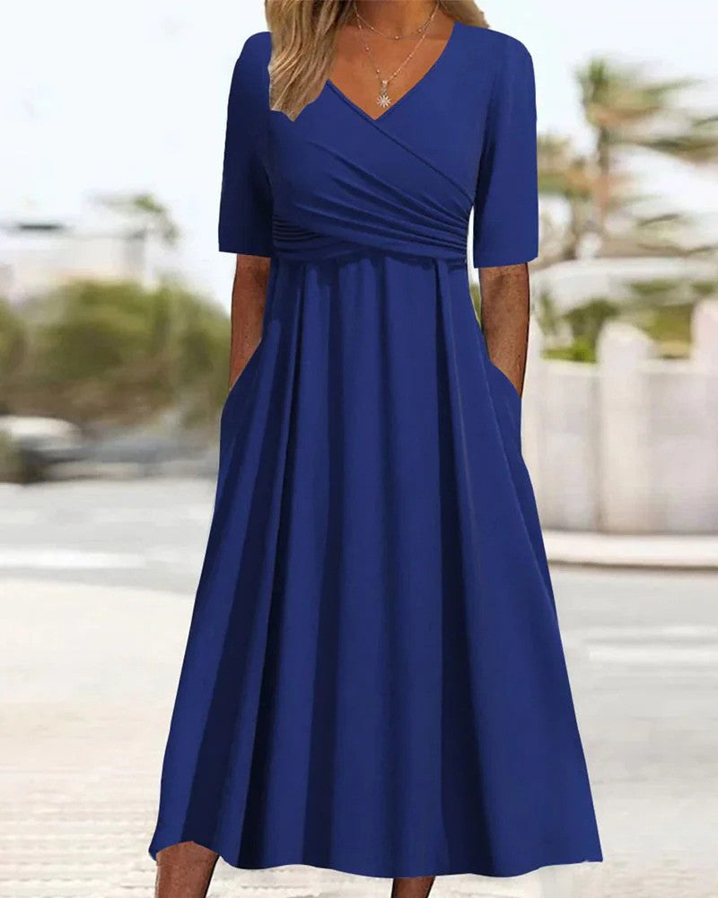 Elegantes, figurbetontes Damen Midi-Kleid mit Ärmeln für Herbst & Frühling. Perfekt für Büro & Freizeit.